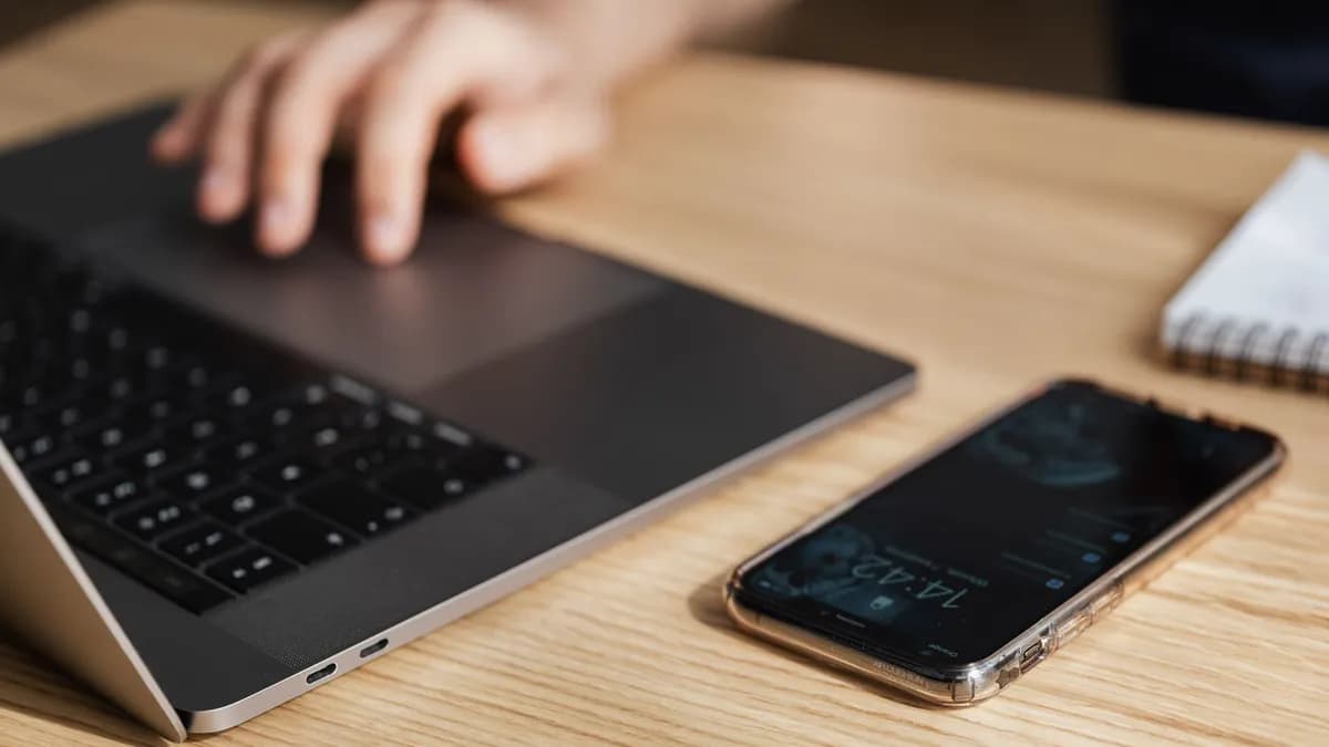 Bán Mỹ Phẩm Shopee vs TikTok Shop vs Website 2026 – Kênh Nào Lợi Nhất?