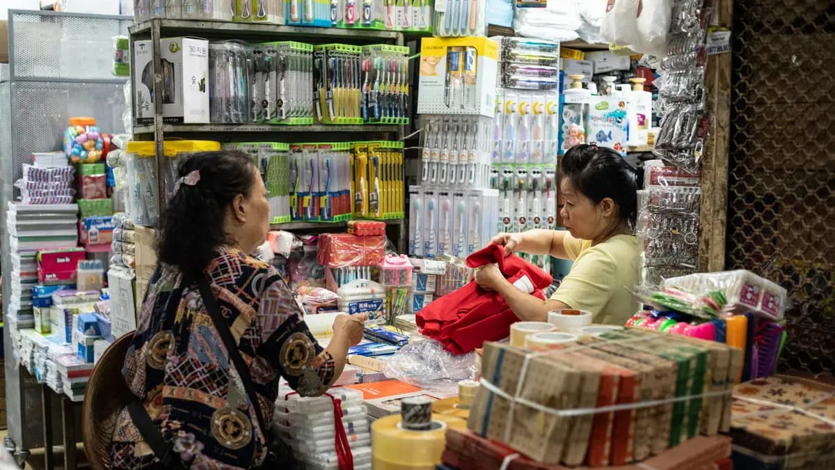 Cách tìm khách sỉ mỹ phẩm tại địa phương: 8 kênh hiệu quả cho người bán buôn 2026
