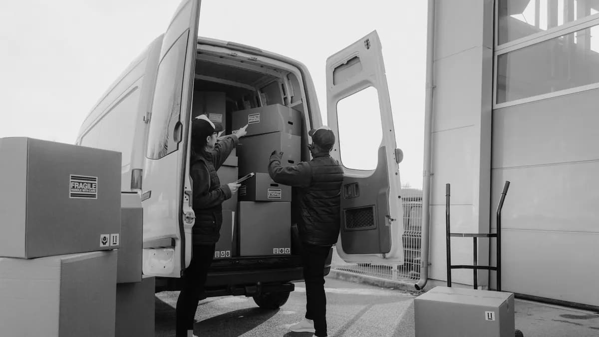 Quản Lý Nhiều Nhà Cung Cấp Sỉ Mỹ Phẩm Cùng Lúc: Rủi Ro Và Cách Vận Hành Hiệu Quả